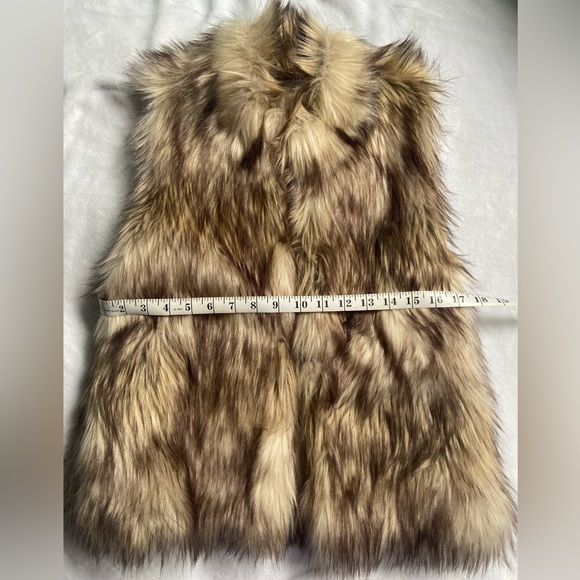 Beautiful Faux Fur Vest (Ci Sono by Cavalini) - Picture 9 of 15